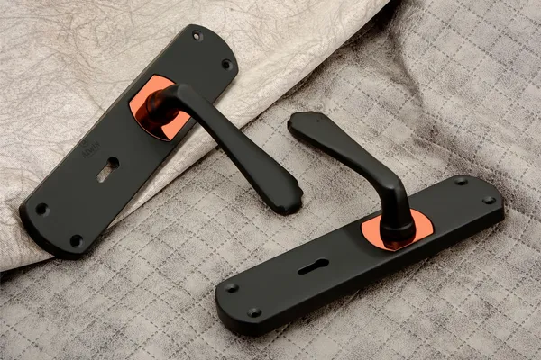 Iron_Home_Lock_Set_For_Residential_Doors