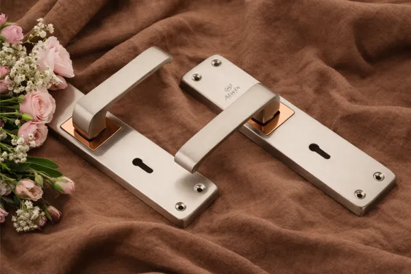 Iron_Home_Lock_Set_For_Residential_Doors