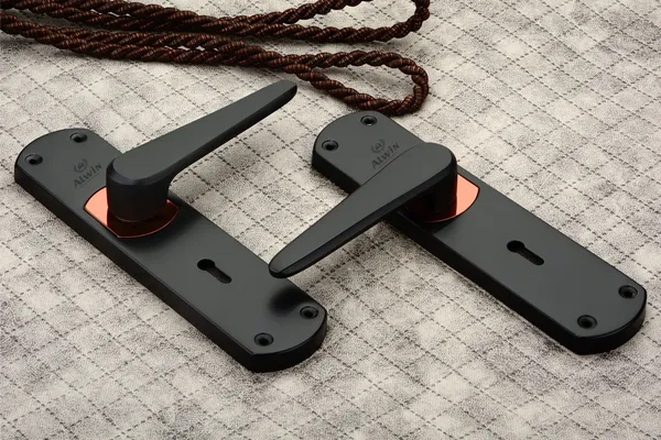 Iron_Home_Lock_Set_For_Residential_Doors