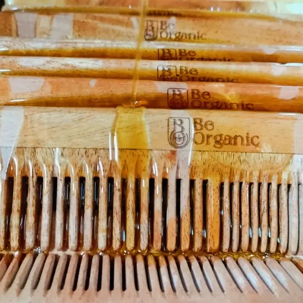 Dual_Tooth_Neem_Comb_Made_With_Pure_Young_Neem_Soaked_In_Oil_For_72_Hrs_Pack_Of_2