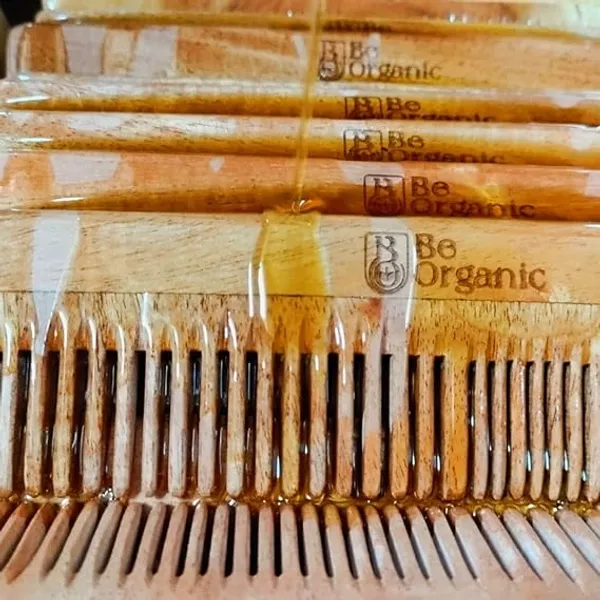 Pack_of_2_|_Kachi_Neem_Oil_Treated_Neem_Comb_Combo_Herbal_Handle_And_Pocket_Comb_Soaked_In_Neem_And_Virgin_Coconut_Oil_For_Strong_Healthy_Hair