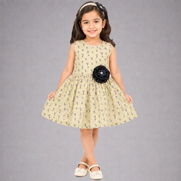 Yellow_Floral_Print_Sleeveless_Fit_&_Flare_Dress_with_Black_Flower_Appliqu√©