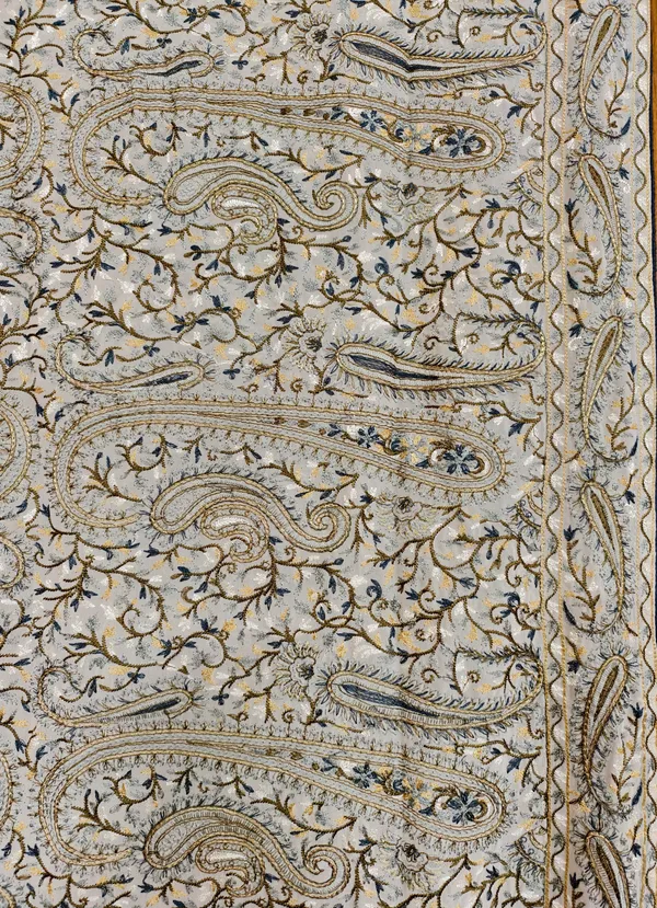 Kashmiri_Inspired_Beige_Dupatta_With_Intricate_Paisley_Embroidery_Beige