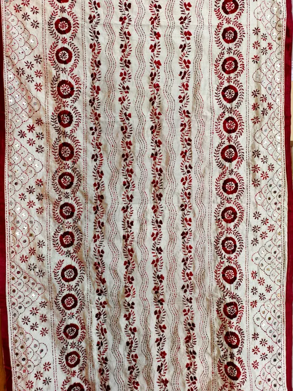 Handcrafted_Charm_Cream_Tussar_Silk_Dupatta_With_Maroon_Kantha_Work_Sequins