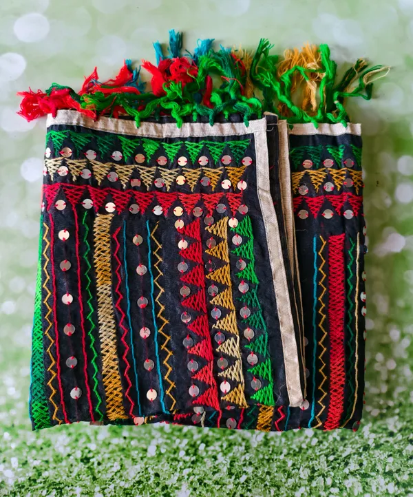 Traditional_Multicolor_Phulkari_Style_Dupatta_With_Mirror_Embellishments