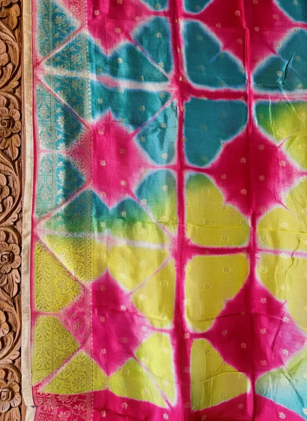 Combo_Luxury_Mint_Banarasi_Woven_Dupatta_Peacock_Print_Potli_Bag_Combo