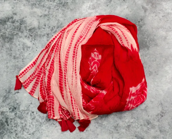 Handcrafted_Red_Ivory_Shibori_Cotton_Stole_With_Tassel_Finish