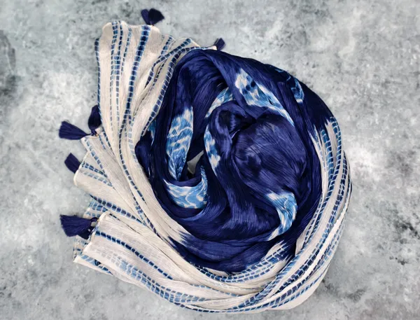 Indigo_Flow_Artisanal_Tie_Dye_Stole
