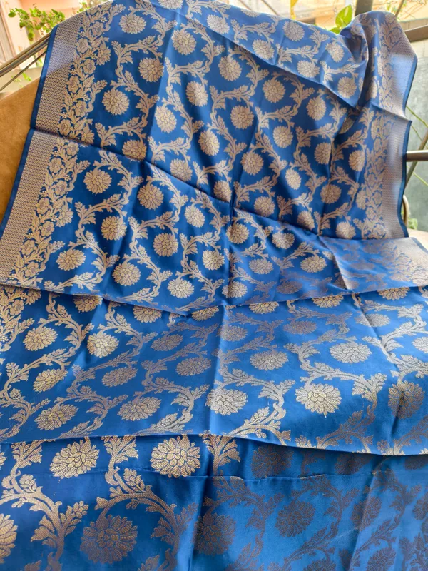 Royal_Blue_Banarasi_Dupatta_With_Antique_Gold_Zari_Floral_Jaal