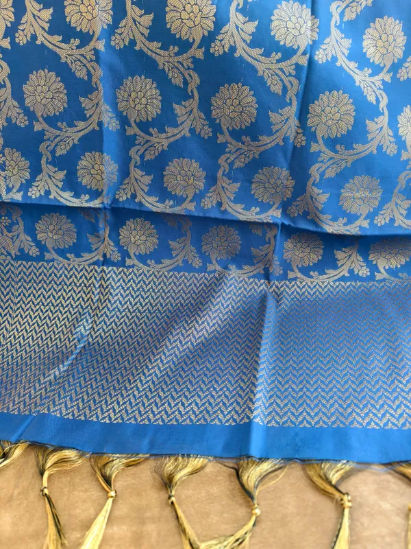 Royal_Blue_Banarasi_Dupatta_With_Antique_Gold_Zari_Floral_Jaal
