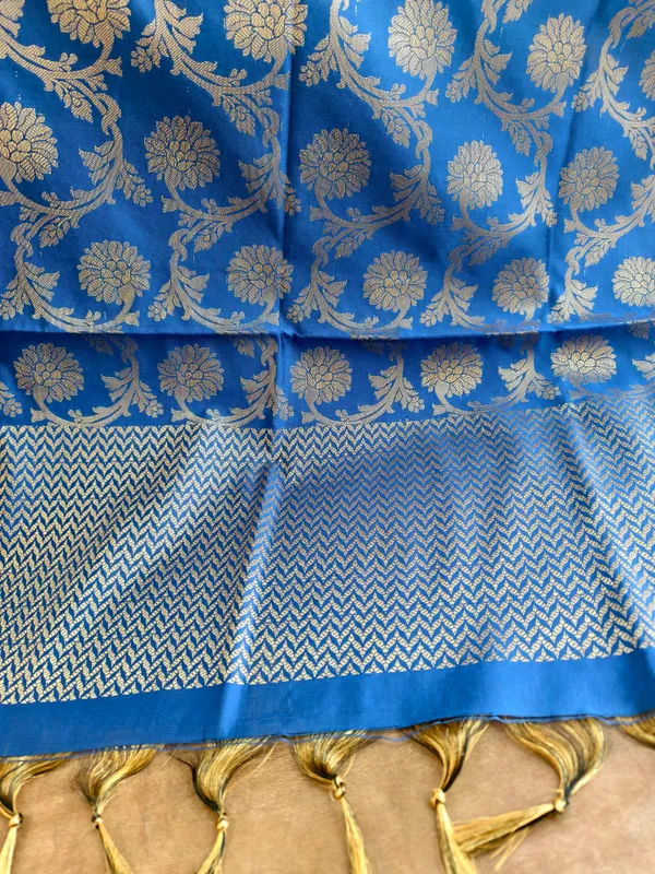 Royal_Blue_Banarasi_Dupatta_With_Antique_Gold_Zari_Floral_Jaal
