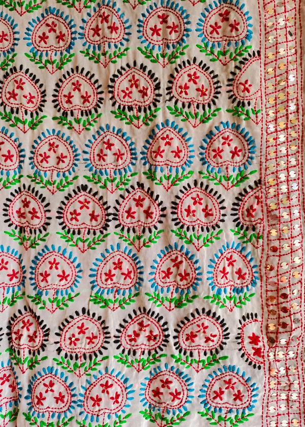 Ivory_Phulkari_Inspired_Embroidered_Dupatta_With_Mirror_Accents