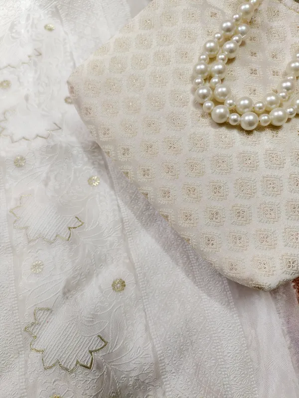 Combo_Luminous_White_Gold_Dupatta