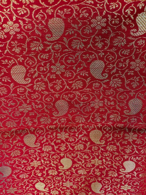 Crimson_Gold_Paisley_Zari_Dupatta