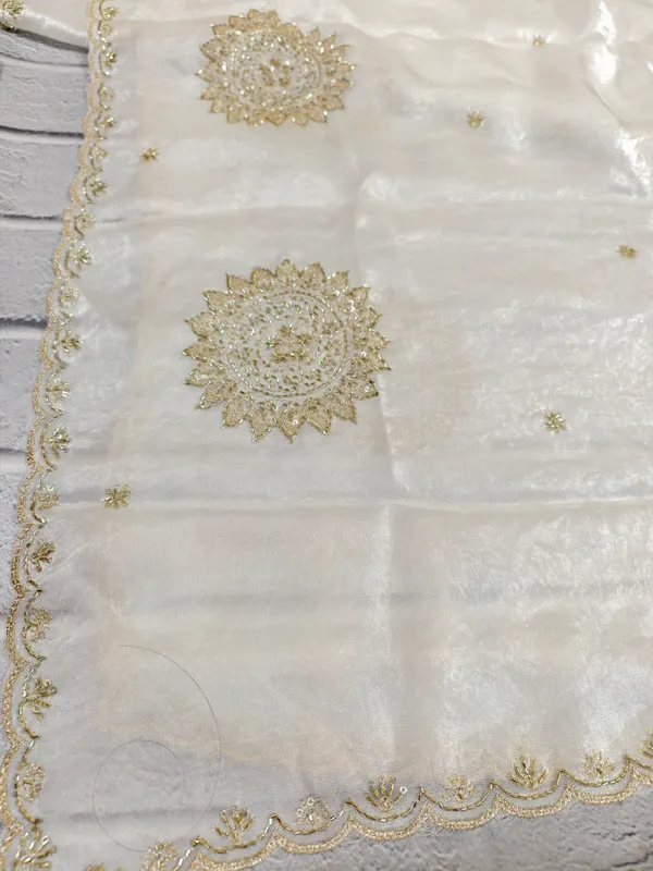 Gilded_Ivory_Zardozi_Scallop_Dupatta