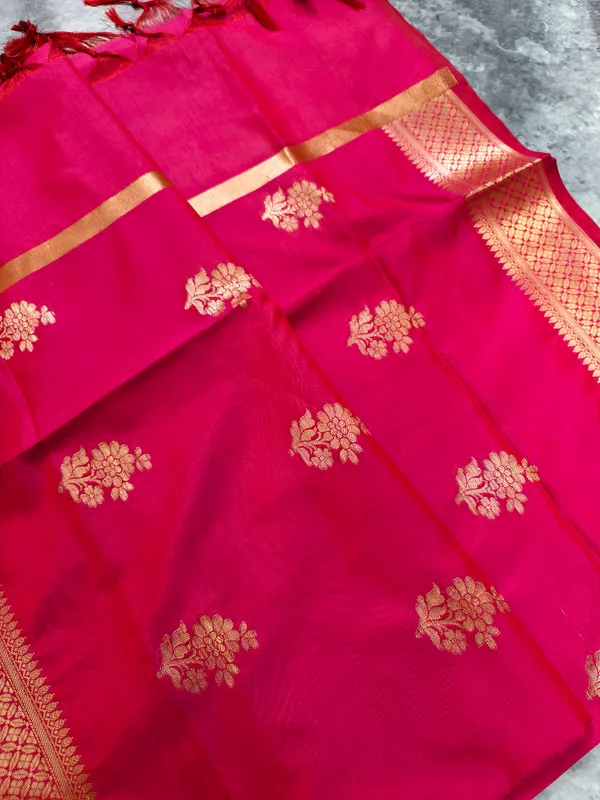 Heritage_Rani_Pink_Gold_Buta