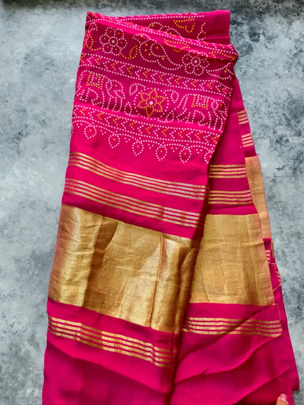 Fuchsia_Gold_Bandhani_Radiance