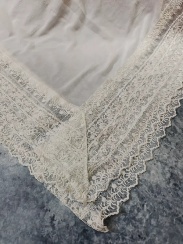 Sheer_White_Lace_Border_Dupatta