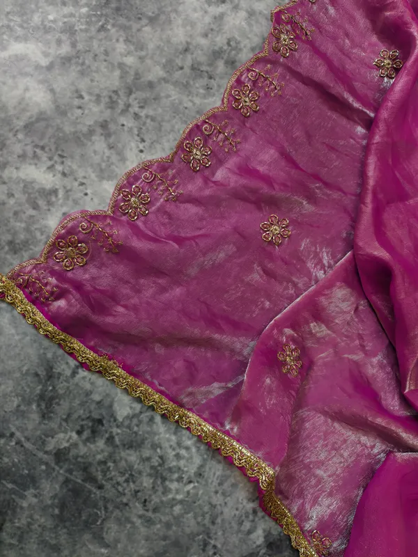 Fuchsia_Gold_Floral_Scallop_Dupatta