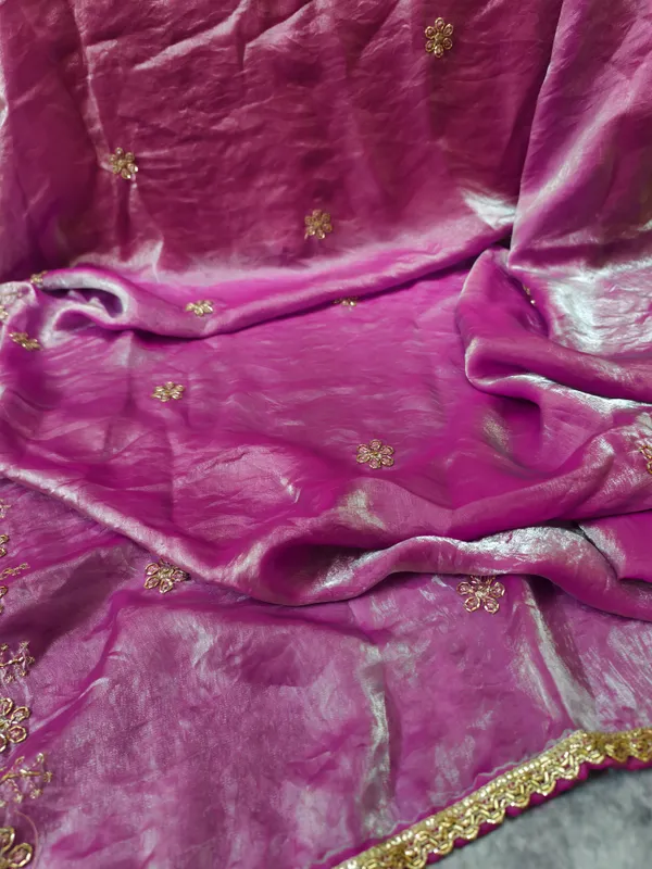 Fuchsia_Gold_Floral_Scallop_Dupatta
