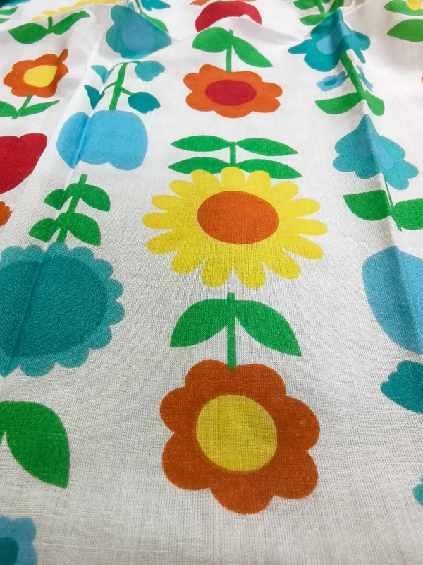 Retro_Floral_White_base_stole