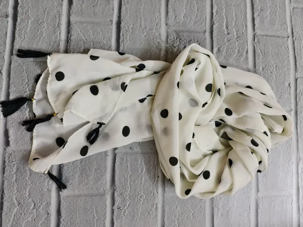 Classic_Polka_Dot_Stole