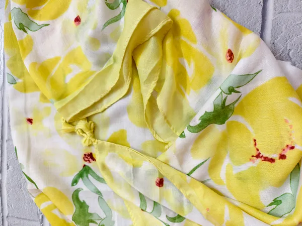 Sunny_Floral_Whisper_Stole