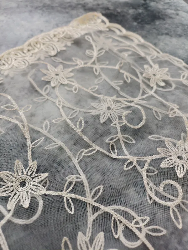 Ethereal_Cream_Embroidered_Floral_Stole
