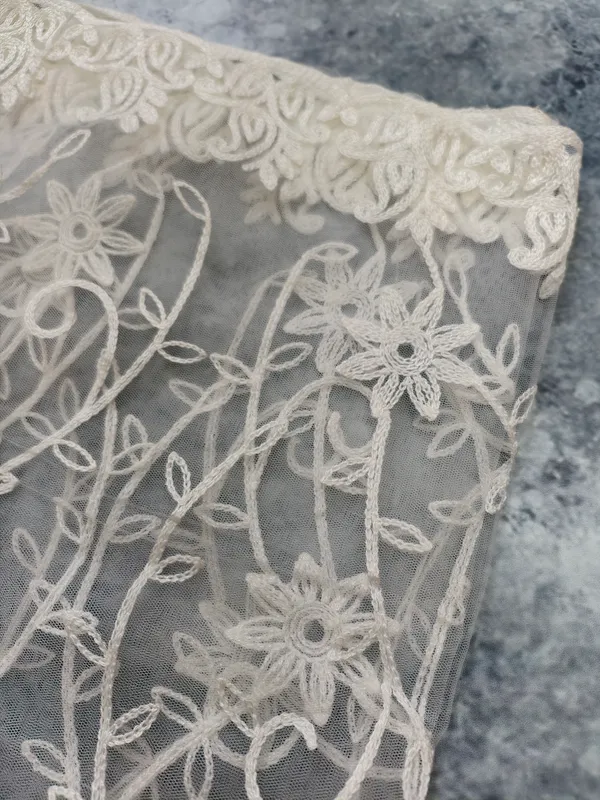 Ethereal_Cream_Embroidered_Floral_Stole