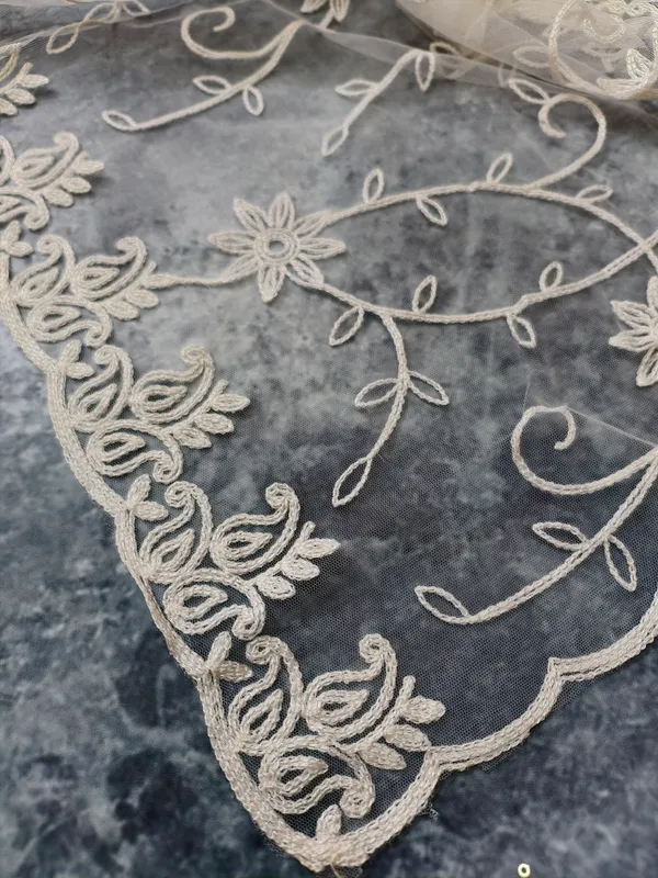 Ethereal_Cream_Embroidered_Floral_Stole