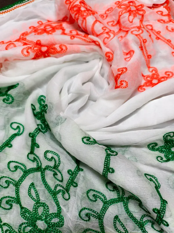 Tricolor_Flourish_Embroidered_Dupatta