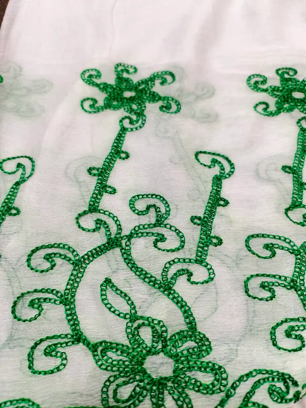 Tricolor_Flourish_Embroidered_Dupatta