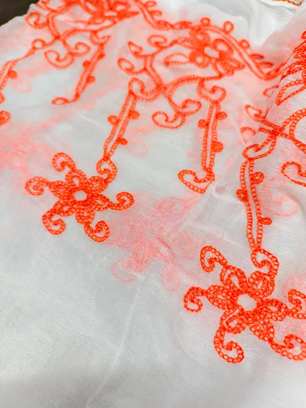 Tricolor_Flourish_Embroidered_Dupatta