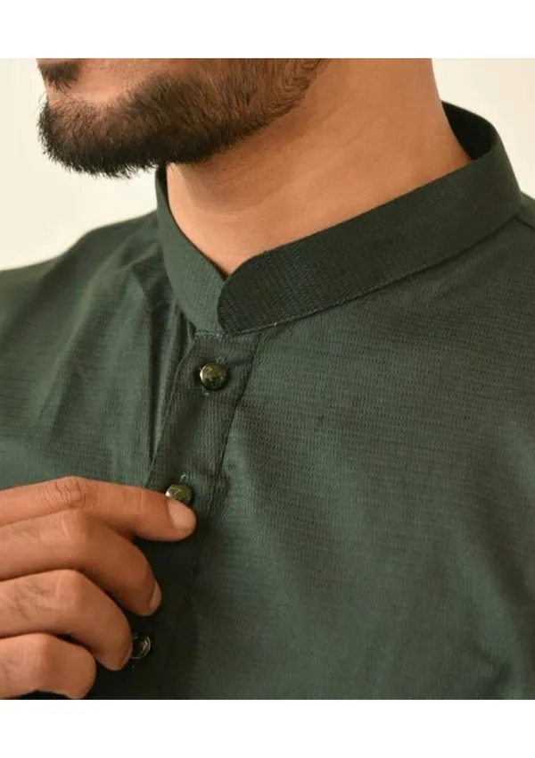 Bottle_Green_Pure_Cotton_Solid_Bottle_Kurta_For_Men