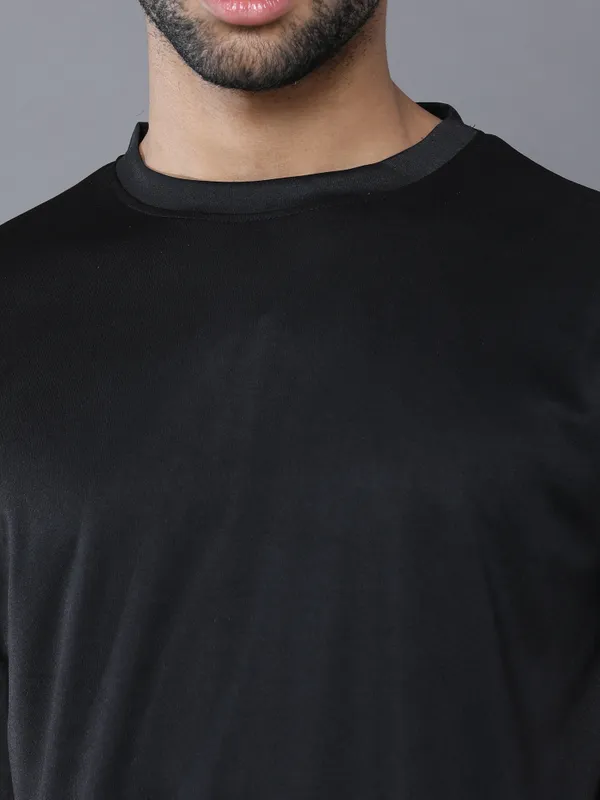 Classic_Black_Mobilitee_Polyester_Round_Neck_T_Shirt_For_Men_And_Women