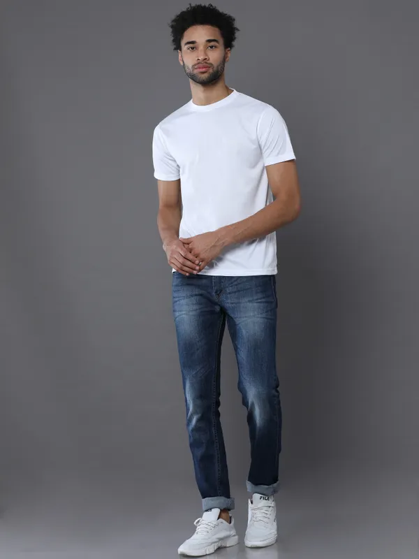 White_Sports_Crewneck_Polyester_Round_Neck_T_Shirt_For_Men_And_Women