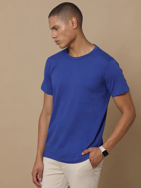 Blue_Sustainable_Crewneck_Cotton_And_Polyester_Round_Neck_T_Shirt_For_Men