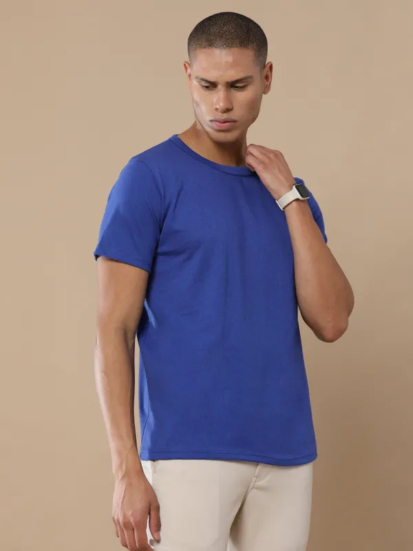 Blue_Sustainable_Crewneck_Cotton_And_Polyester_Round_Neck_T_Shirt_For_Men