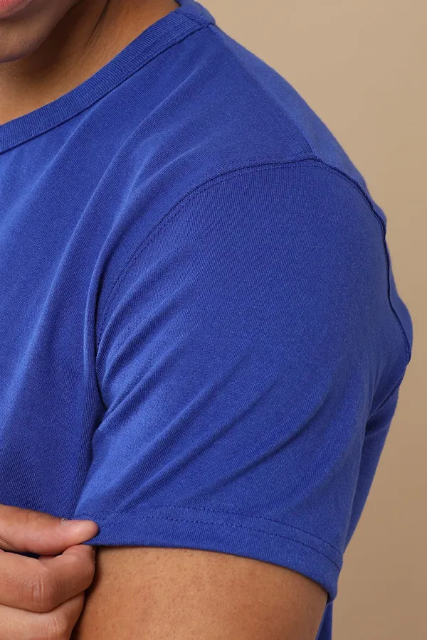 Blue_Sustainable_Crewneck_Cotton_And_Polyester_Round_Neck_T_Shirt_For_Men