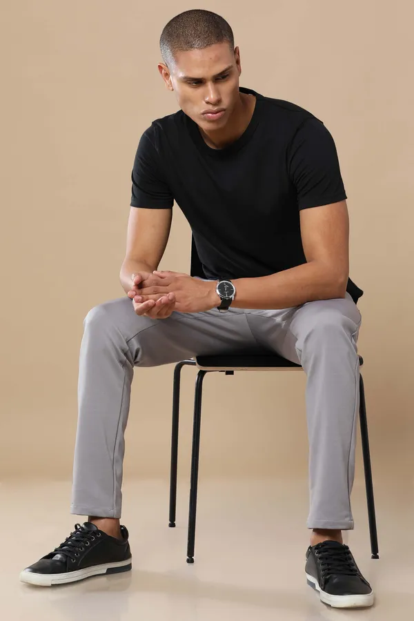 Classic_Black_Sustainable_Crewneck_Cotton_And_Polyester_Round_Neck_T_Shirt_For_Men