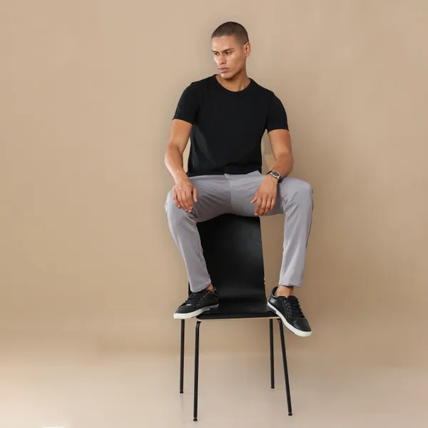 Classic_Black_Sustainable_Crewneck_Cotton_And_Polyester_Round_Neck_T_Shirt_For_Men