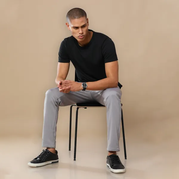 Classic_Black_Sustainable_Crewneck_Cotton_And_Polyester_Round_Neck_T_Shirt_For_Men