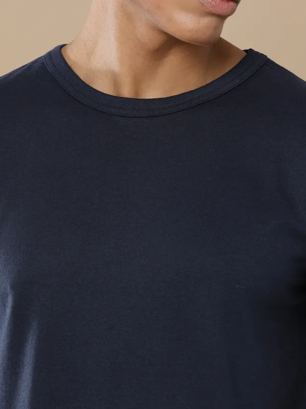 Navy_Blue_Sustainable_Crewneck_Cotton_And_Polyester_Round_Neck_T_Shirt_For_Men