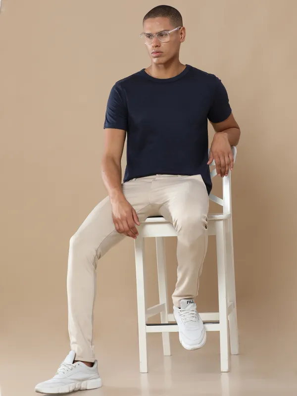 Navy_Blue_Sustainable_Crewneck_Cotton_And_Polyester_Round_Neck_T_Shirt_For_Men