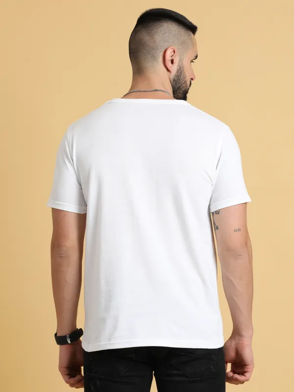 White_Sustainable_Crewneck_Cotton_And_Polyester_Round_Neck_T_Shirt_For_Men