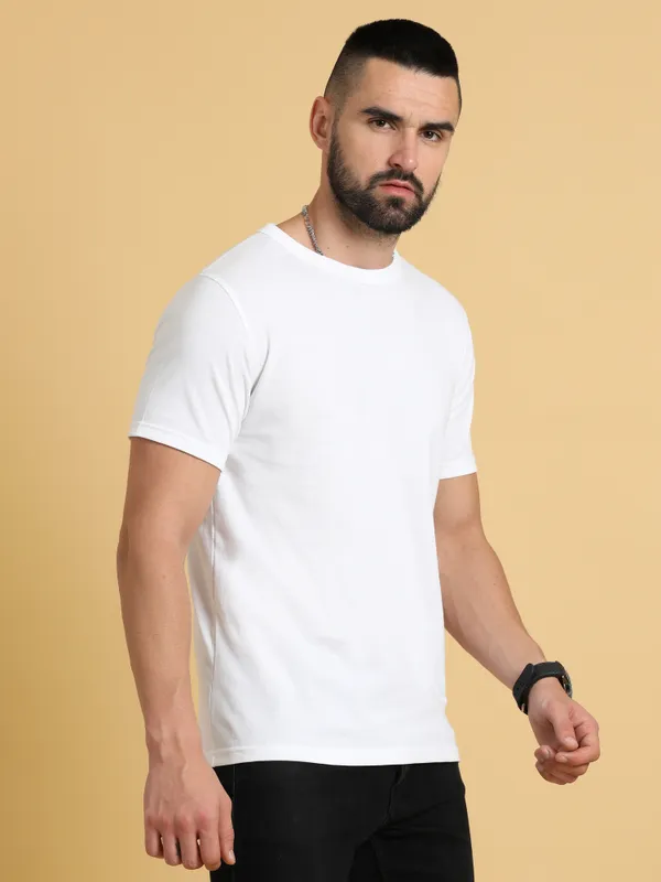 White_Sustainable_Crewneck_Cotton_And_Polyester_Round_Neck_T_Shirt_For_Men