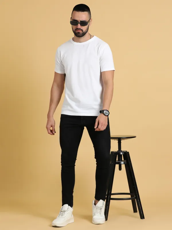 White_Sustainable_Crewneck_Cotton_And_Polyester_Round_Neck_T_Shirt_For_Men
