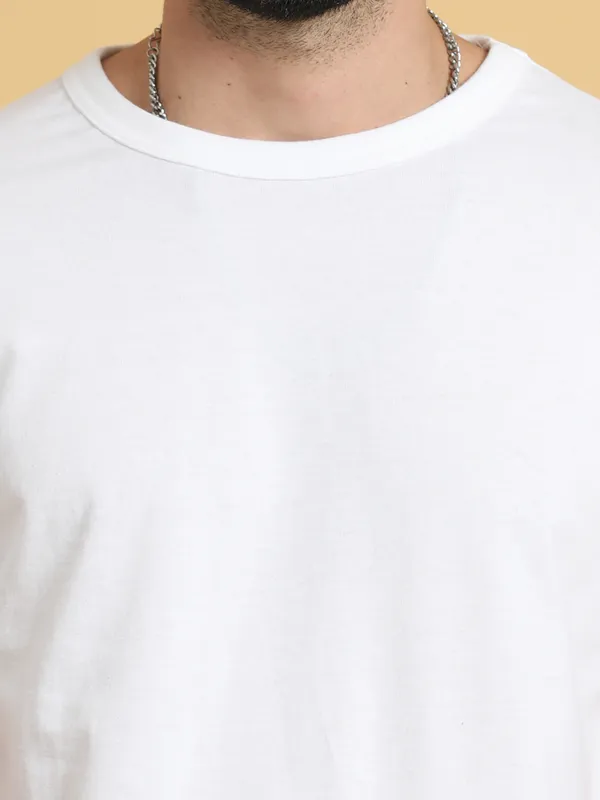 White_Sustainable_Crewneck_Cotton_And_Polyester_Round_Neck_T_Shirt_For_Men