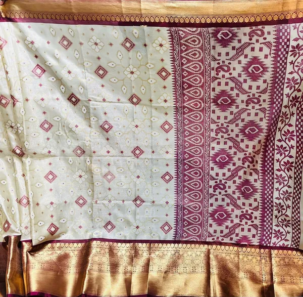 Off_White_And_Maroon_Traditional_With_Golden_Zari_Border_And_Ikat_Pallu_Silk_Saree_For_Women