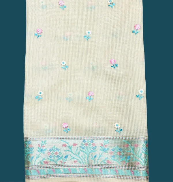 Cream_Elegant_With_Embroidered_Floral_Motifs_And_Woven_Border_Silk_Saree_For_Women